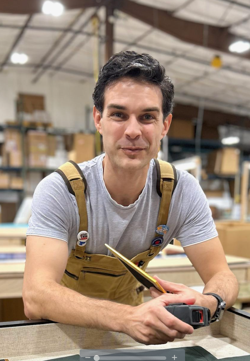 Personalized Framing Consultation with a Design Expert
